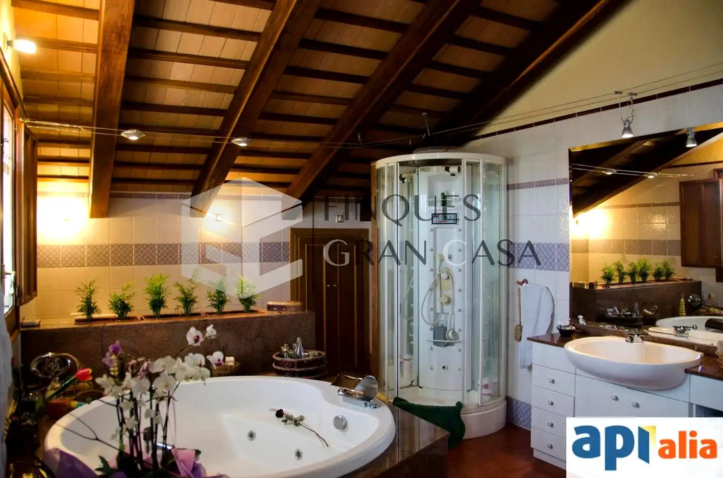 Badezimmer von Country house zum Verkauf in Sant Antoni de Vilamajor mit Privatgarten, Parkett und Terrasse