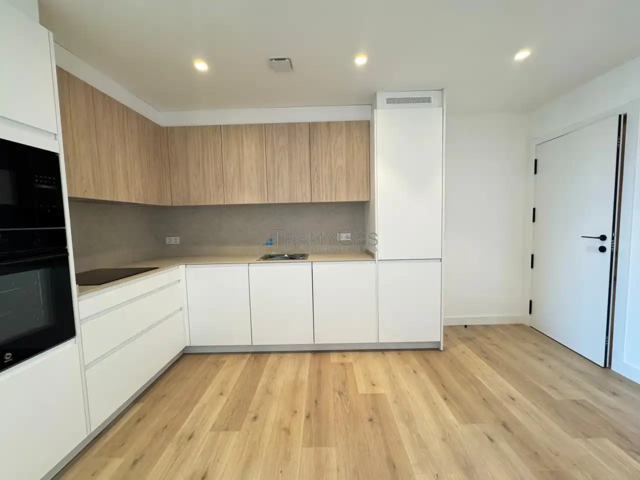 Kitchen of Flat for sale in Vigo   with Heating, Terrace and Storage room