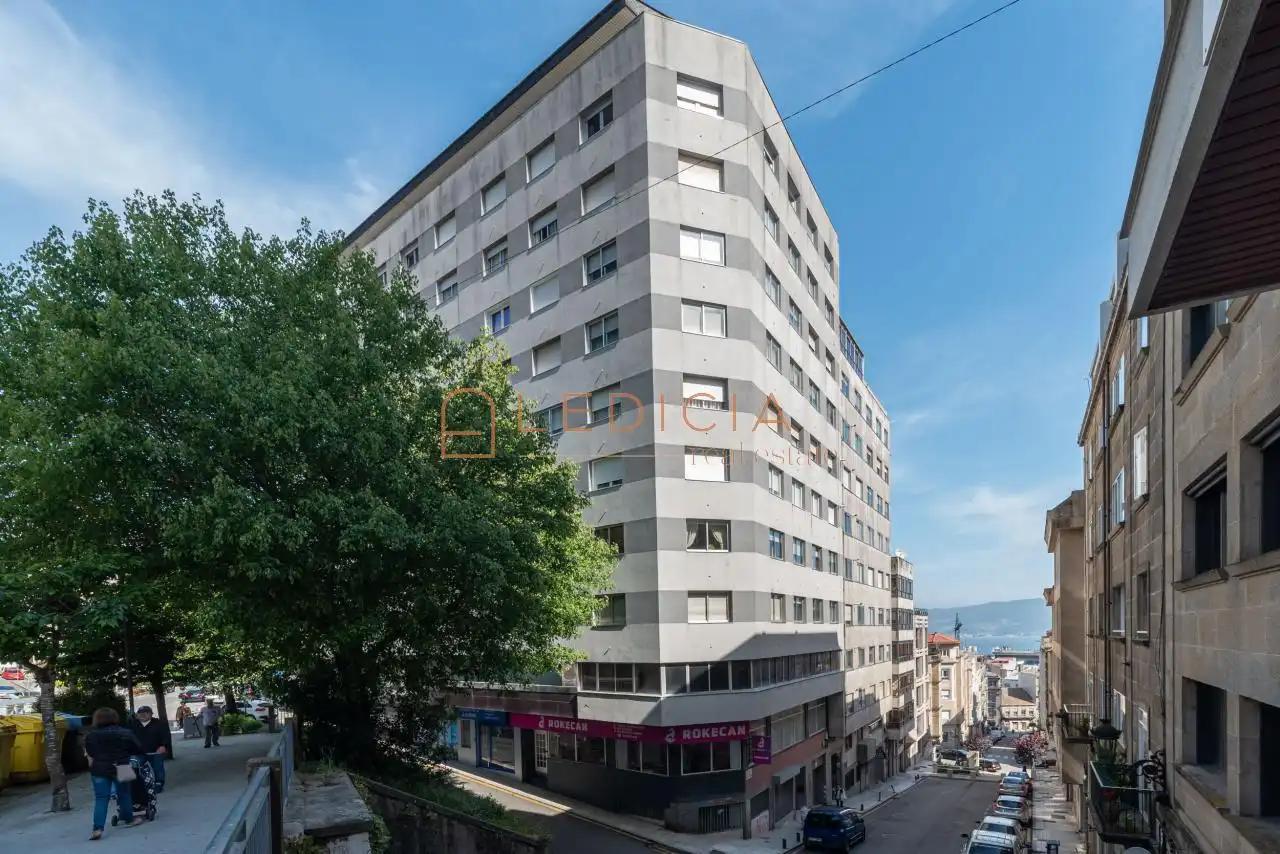 Exterior view of Flat for sale in Vigo   with Heating and Furnished