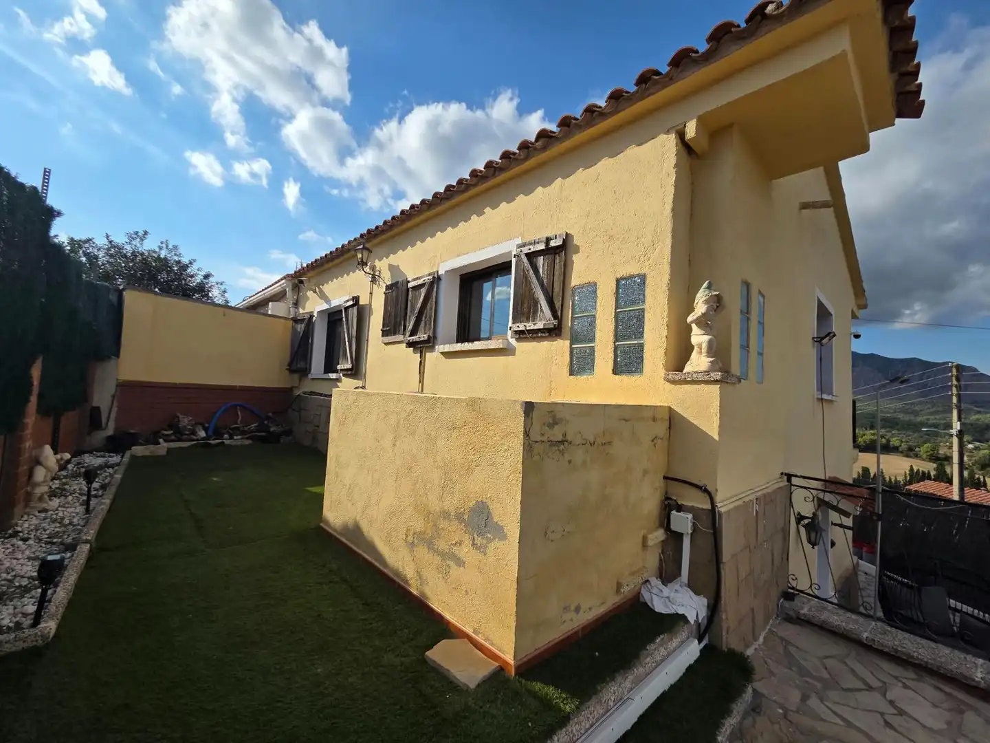 Vista exterior de Casa o chalet en venta en Esparreguera con Aire acondicionado, Calefacción y Jardín privado