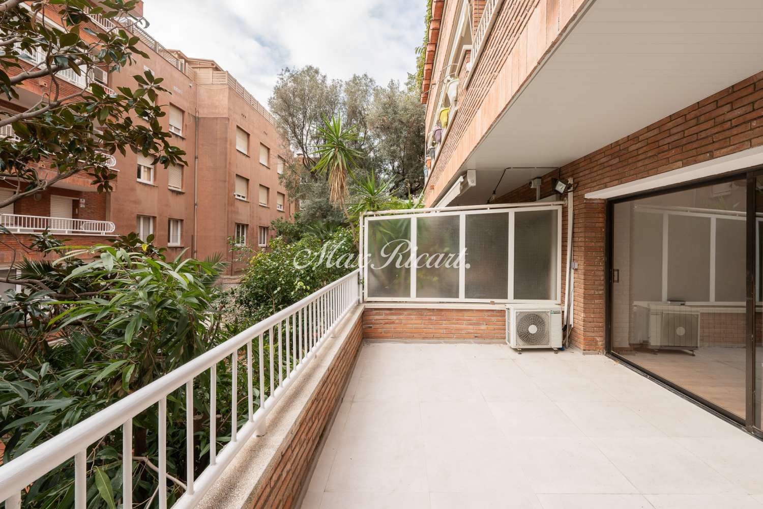 Vista exterior de Loft en venda en  Barcelona Capital amb Aire condicionat, Calefacció i Terrassa