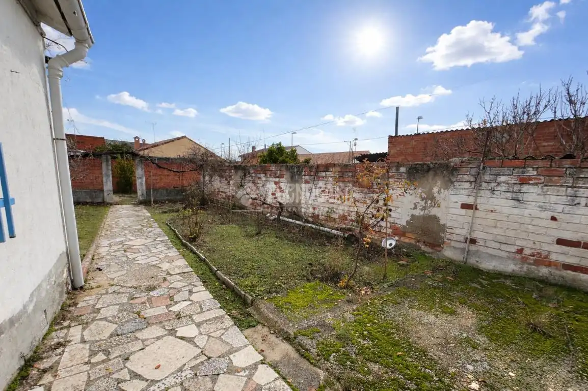 Detached homes for sale in Villanueva de Duero  with Heating