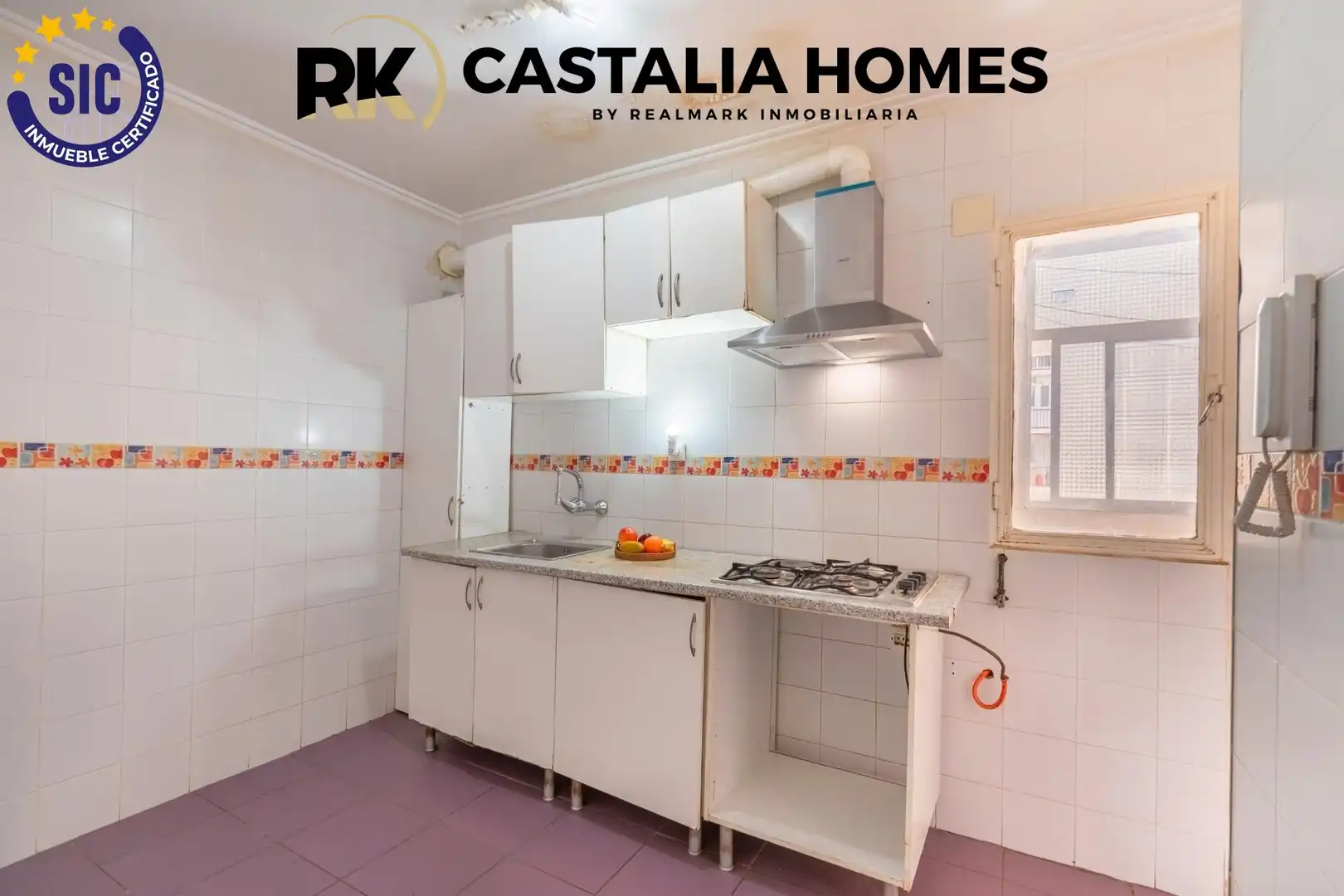 Cocina de Piso en venta en Castellón de la Plana / Castelló de la Plana con Trastero y Balcón