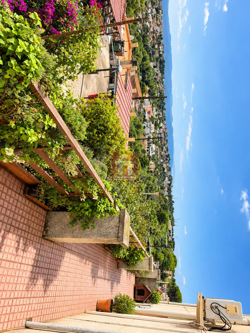 Garden of Houses for sale in Ponent