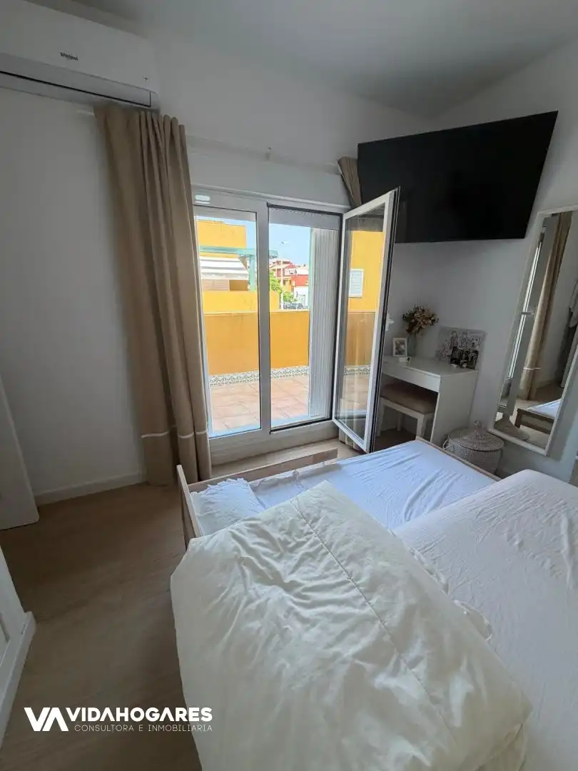 Dormitori de Casa o xalet en venda en Rota amb Aire condicionat, Terrassa i Piscina