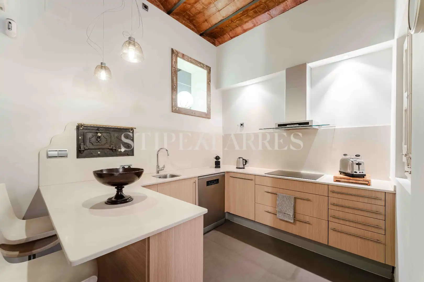 Cocina de Piso de alquiler en Barcelona con Calefacción, Terraza y Amueblado