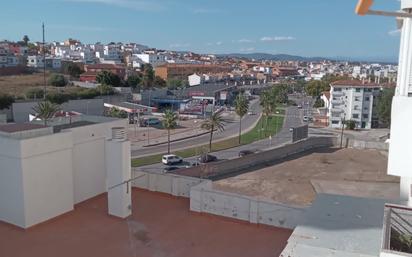 Vista exterior de Pis en venda en Algeciras amb Balcó