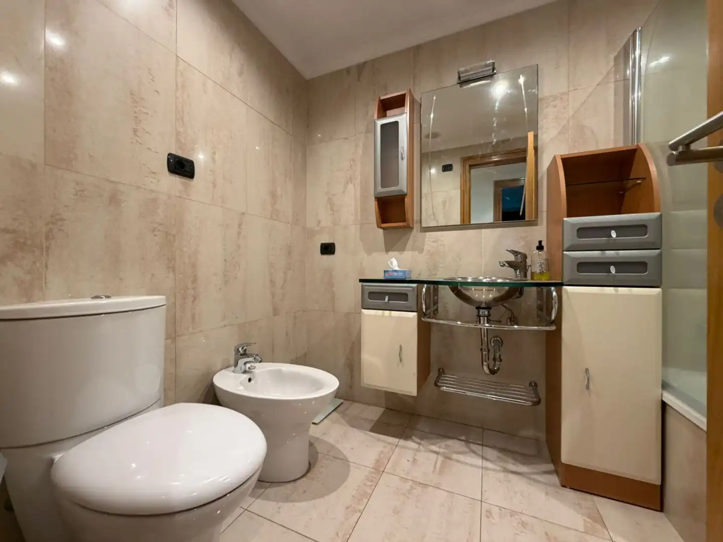 Baño de Piso de alquiler en A Coruña Capital  con Calefacción y Parquet