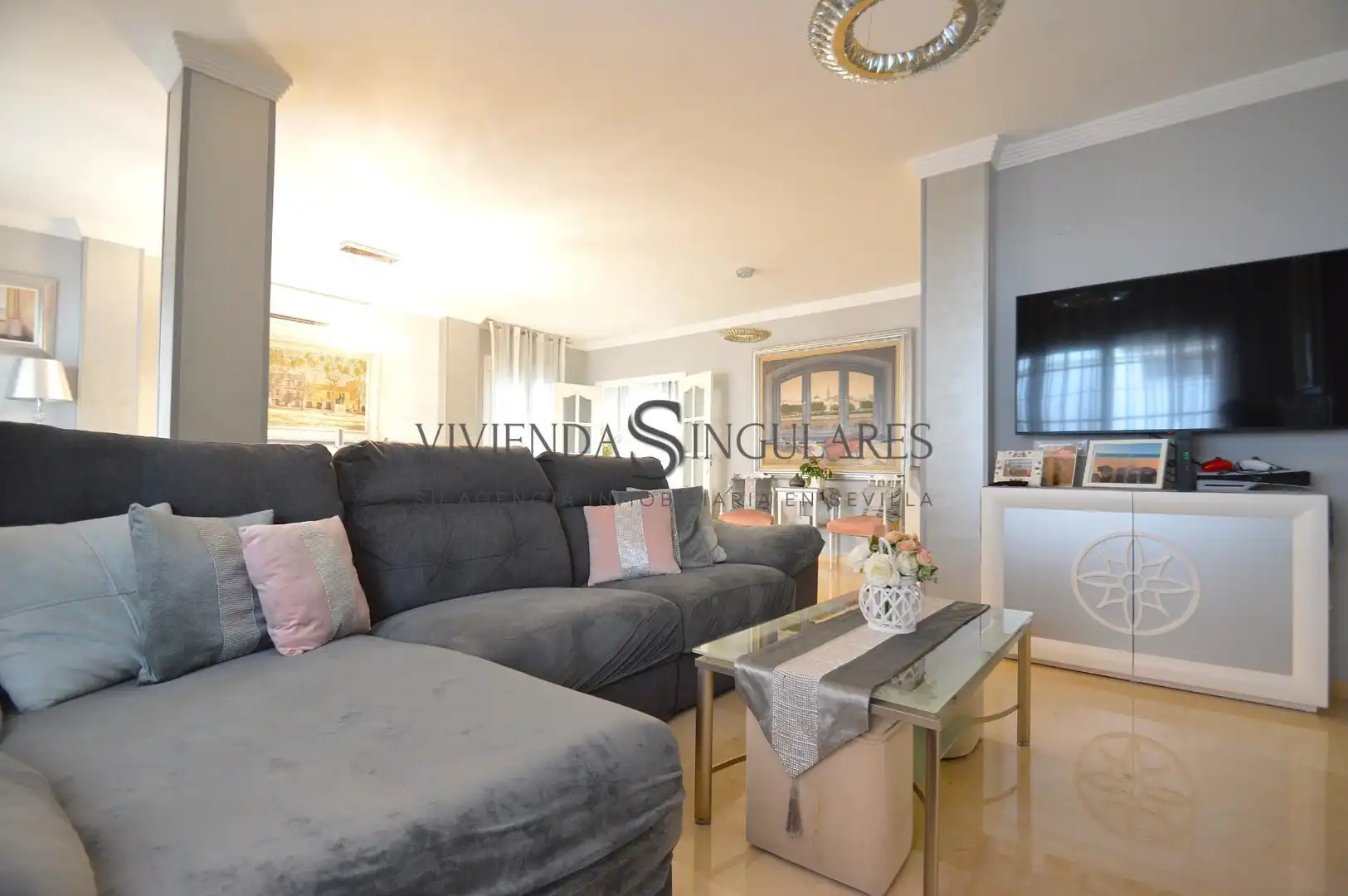 Sala de estar de Casa adosada en venta en Sevilla con Aire acondicionado, Terraza y Trastero