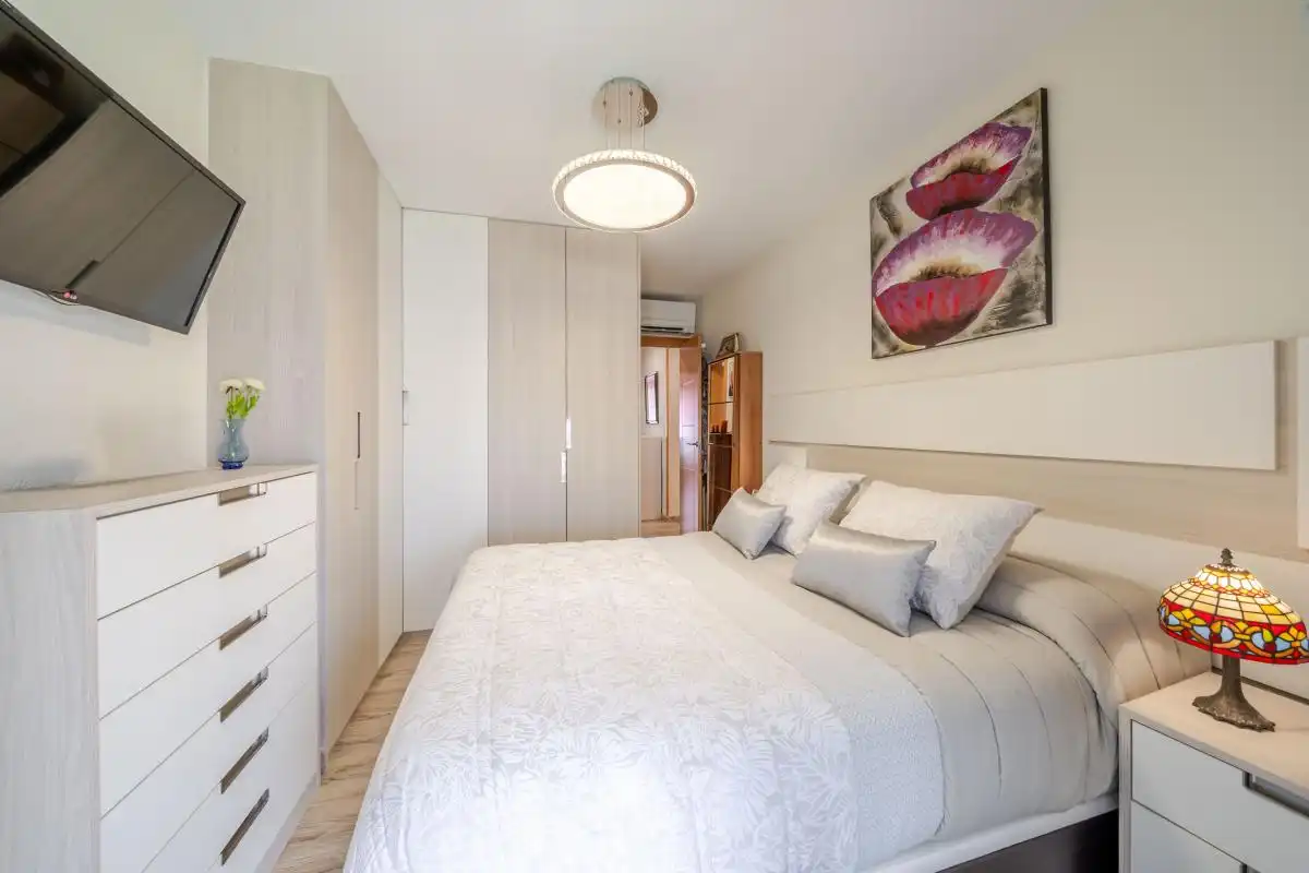 Habitación de Piso en venta en Benidorm con Aire acondicionado, Calefacción y Jardín privado