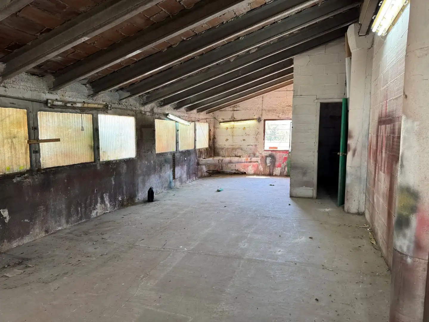 Industrial buildings for rent in Jorba