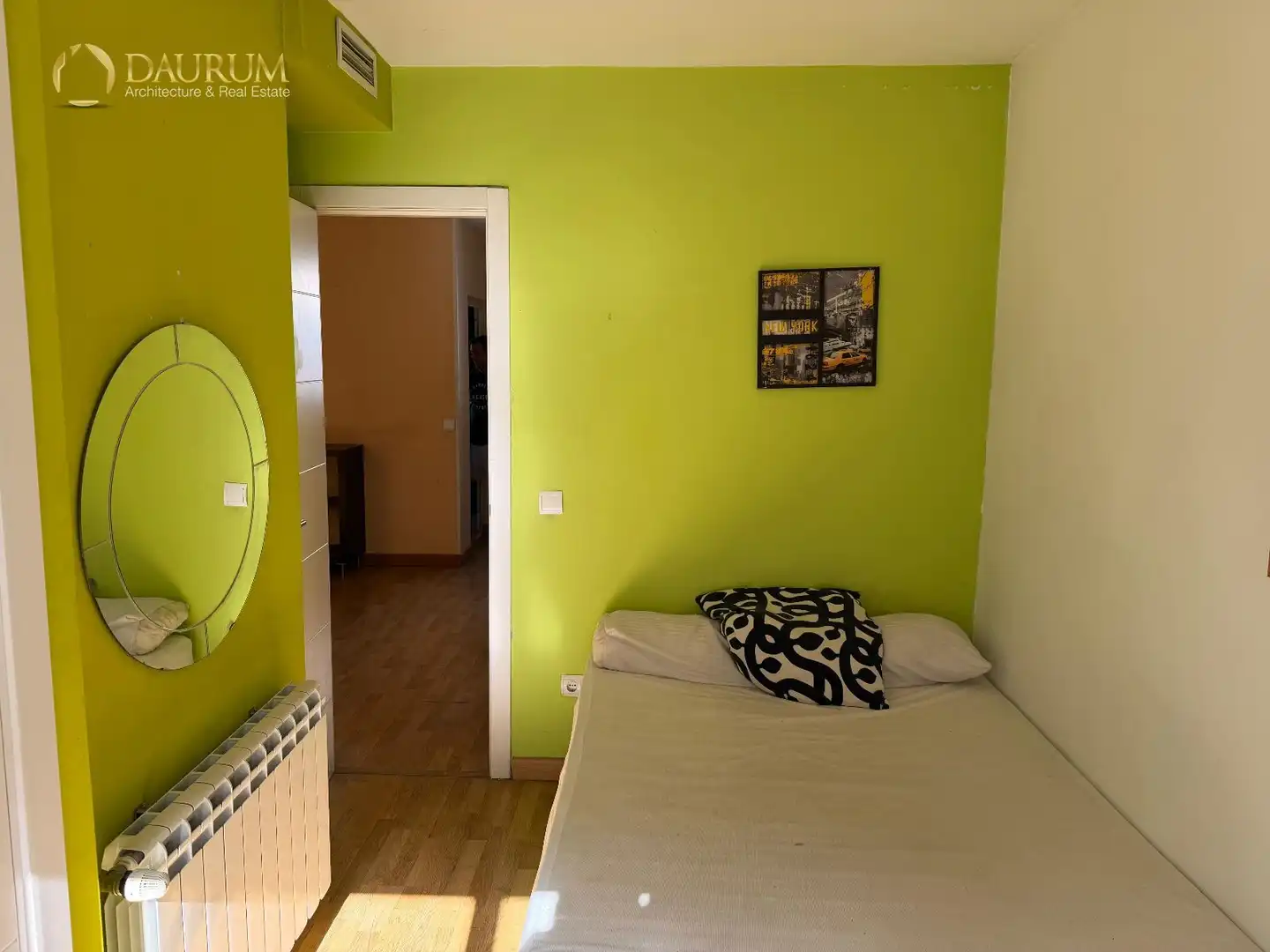 Bedroom of Flat for sale in Madrid  with Air Conditioner, Heating and Storage room
