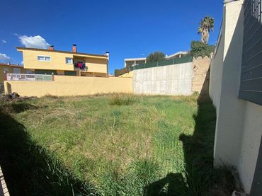 Wohnbaugrundstück zum Verkauf in Carrer Mossèn Cinto Verdaguer 35
