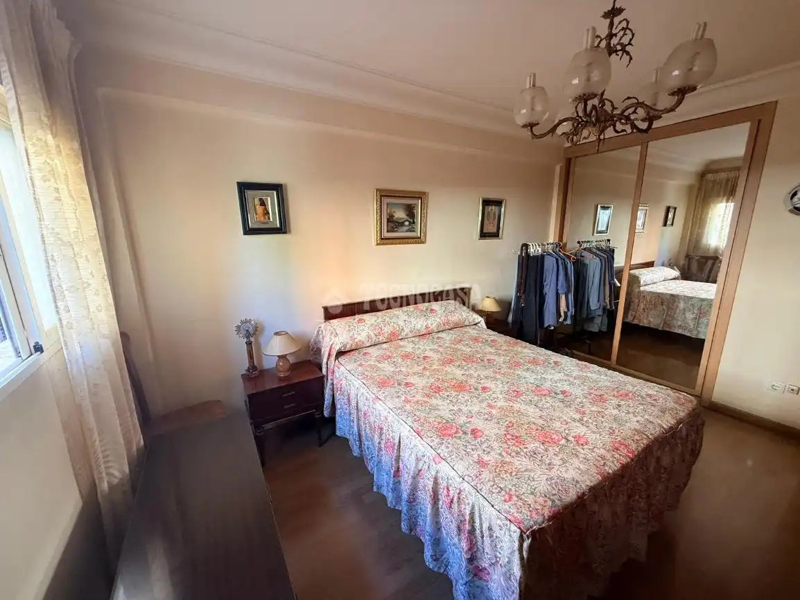 Bedroom of Flat for sale in Zaragoza  with Heating, Parquet flooring and Terrace