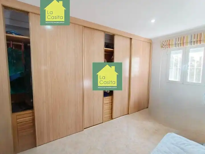 Dormitori de Casa o xalet en venda en Albacete amb Aire condicionat, Jardí privat i Traster