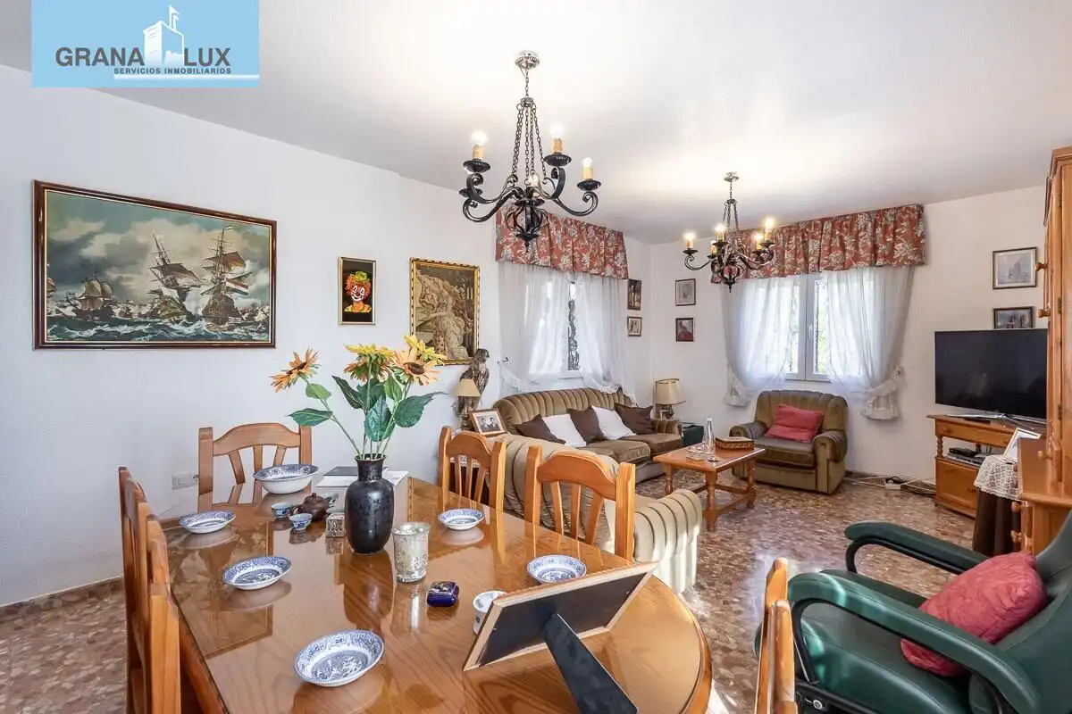 Chalet con piscina en venta en Calle Olmo, imagen 5