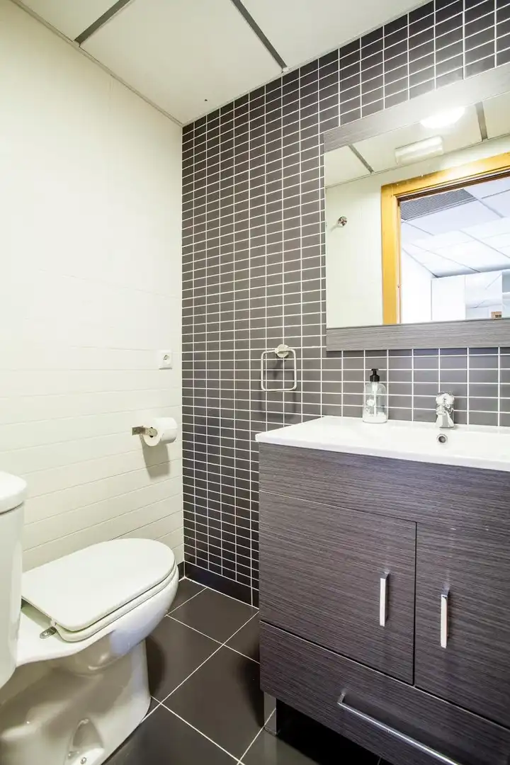 Baño de Apartamento de alquiler en Valencia con Aire acondicionado, Calefacción y Amueblado