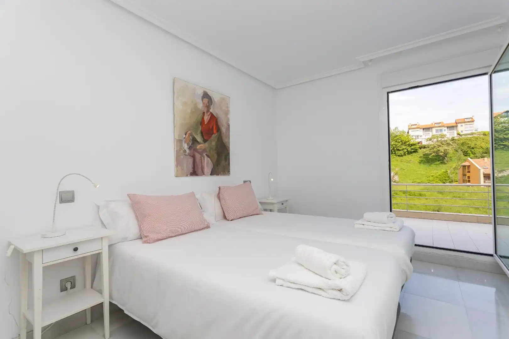 Habitación de Piso en venta en San Vicente de la Barquera con Calefacción, Terraza y Piscina comunitaria