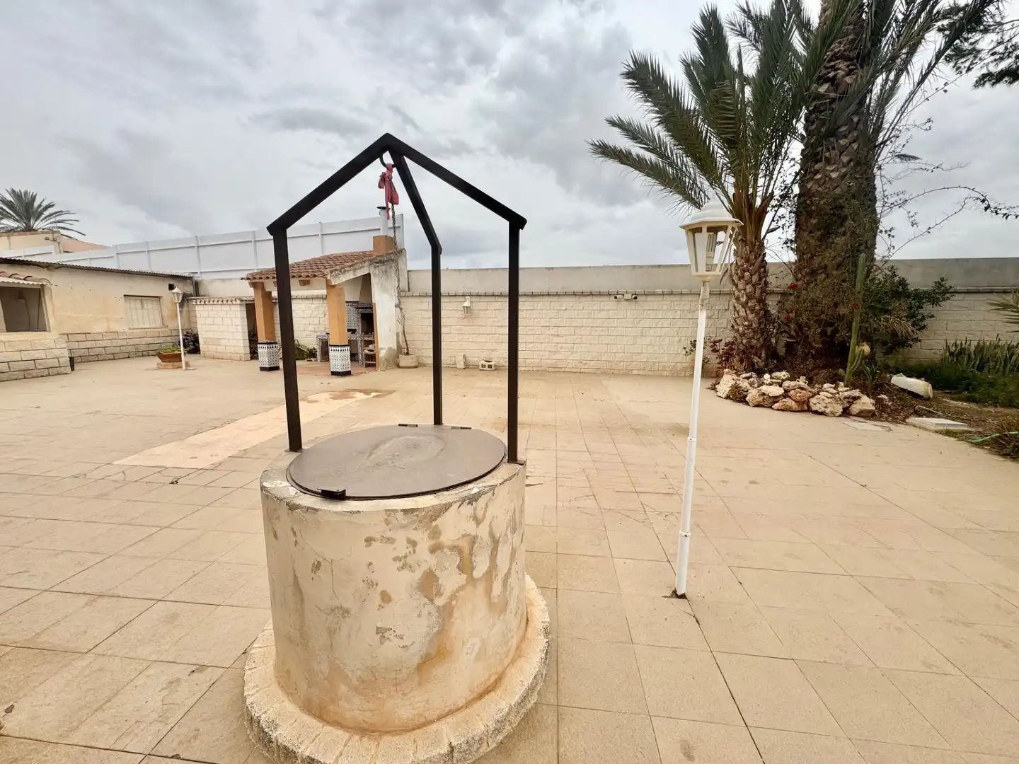 Vista exterior de Casa o xalet en venda en Orihuela amb Aire condicionat, Calefacció i Jardí privat