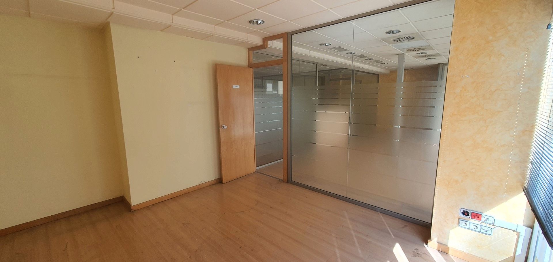 Premises for sale in Estació de França
