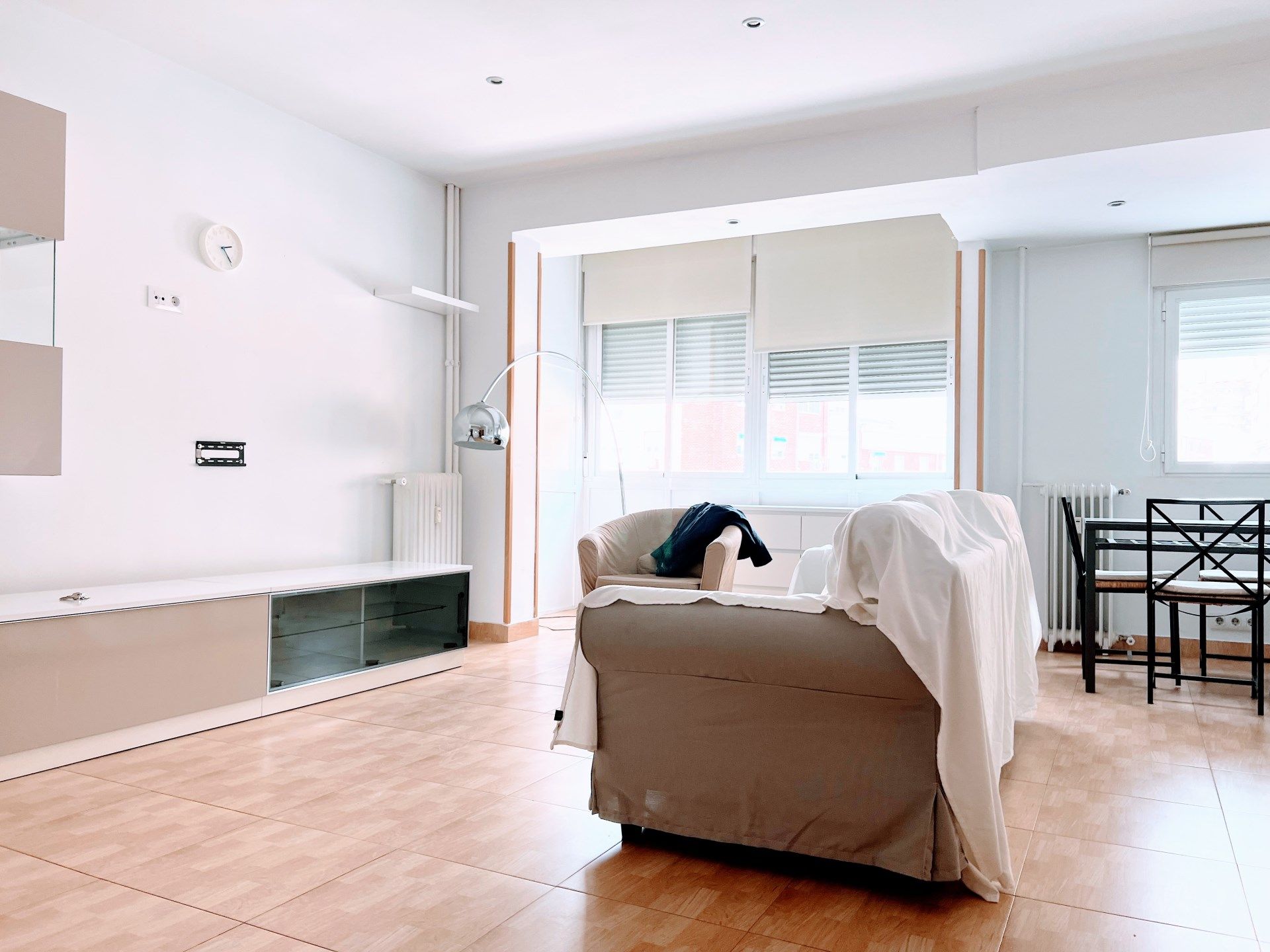 Sala d'estar de Pis de lloguer en  Madrid Capital amb Calefacció i Moblat