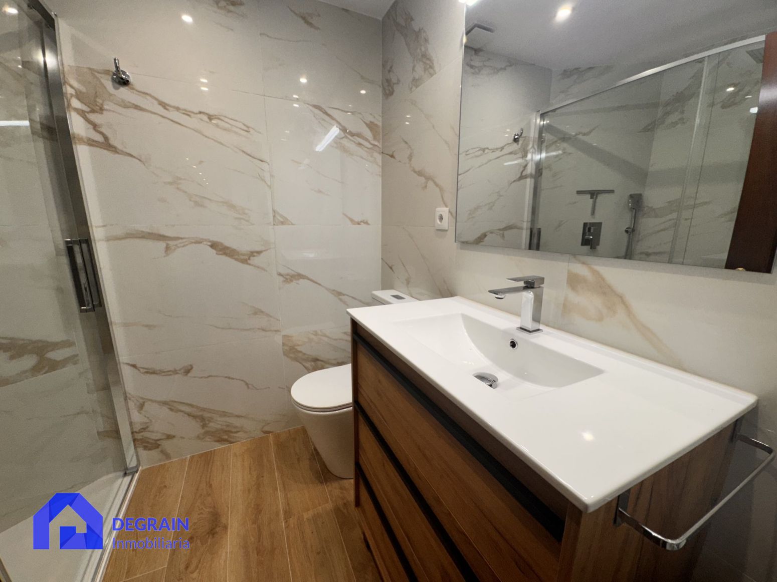 Baño de Piso de alquiler en Gijón 