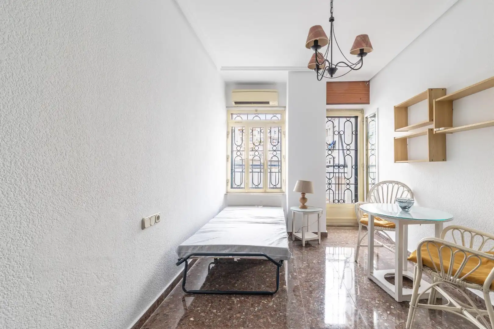 Schlafzimmer von Wohnung zum Verkauf in Valencia mit Klimaanlage
