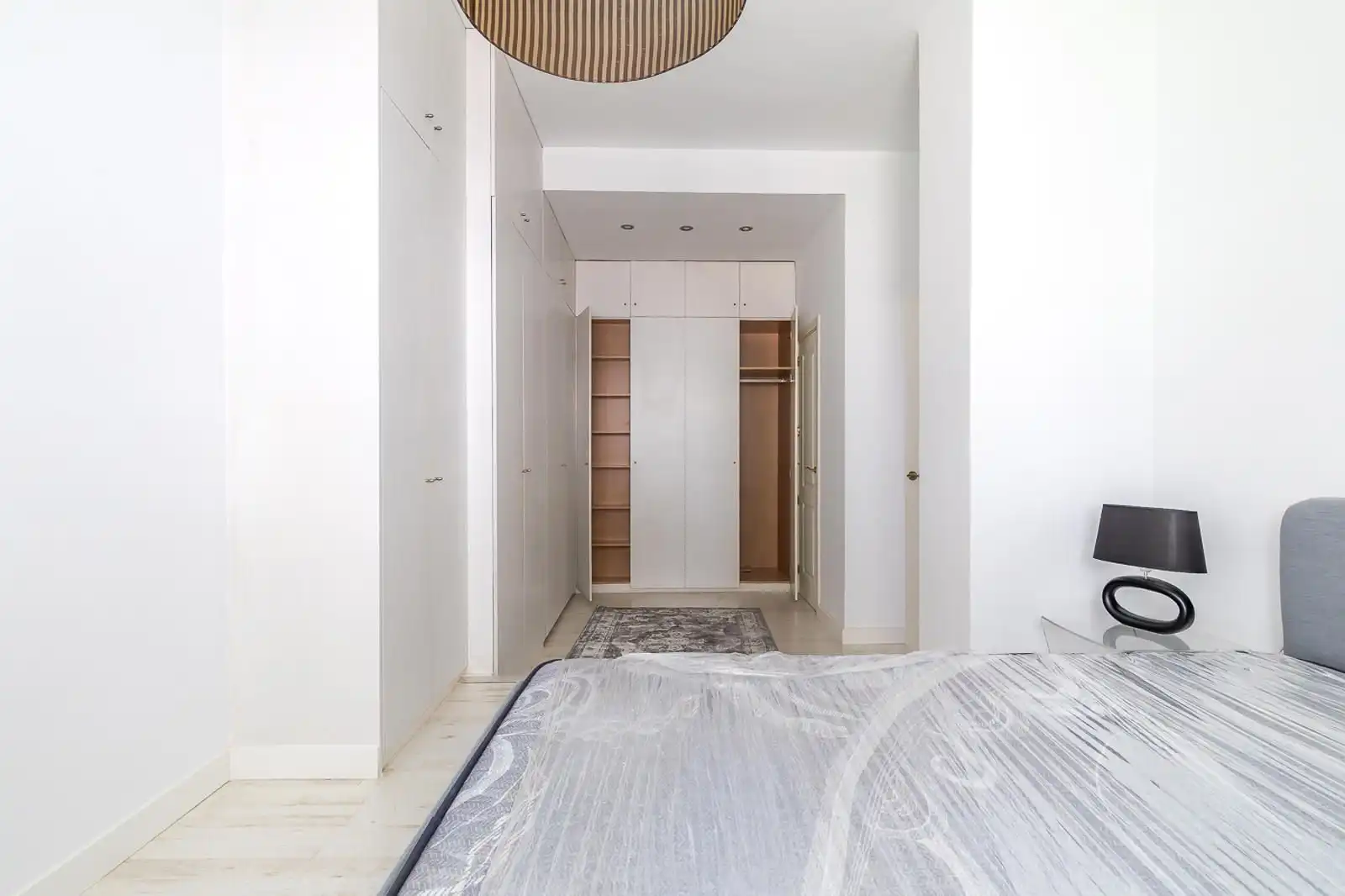 Bedroom of Flat for rent in Madrid  with Furnished and Community pool
