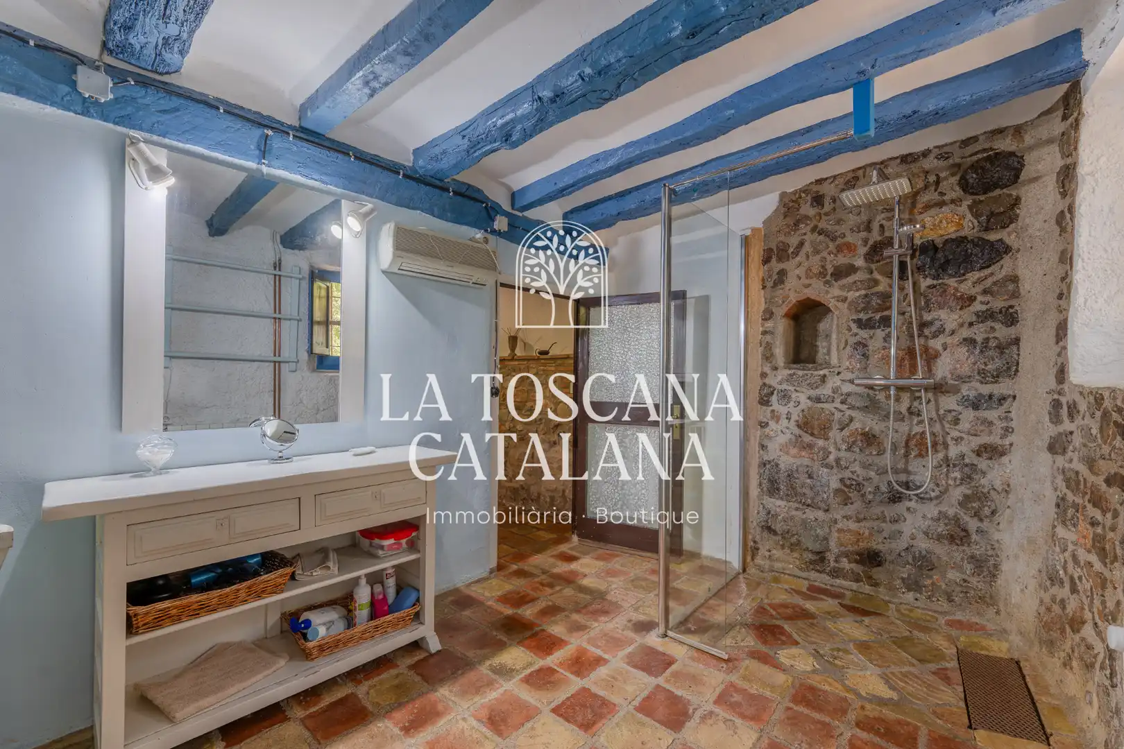 Cocina de Finca rústica en venta en Sales de Llierca con Aire acondicionado, Calefacción y Jardín privado