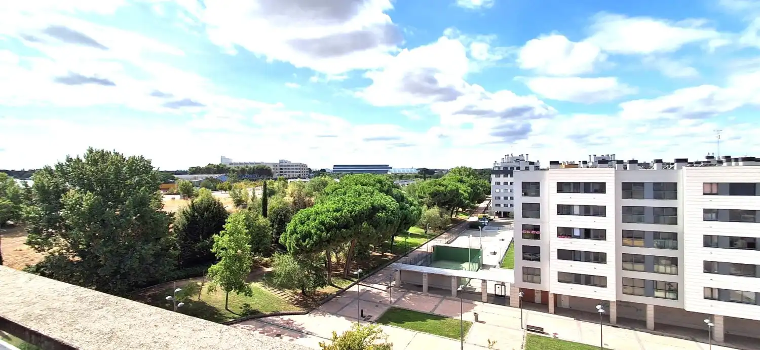 Vista exterior de Dúplex en venda en Valladolid amb Calefacció, Parquet i Terrassa