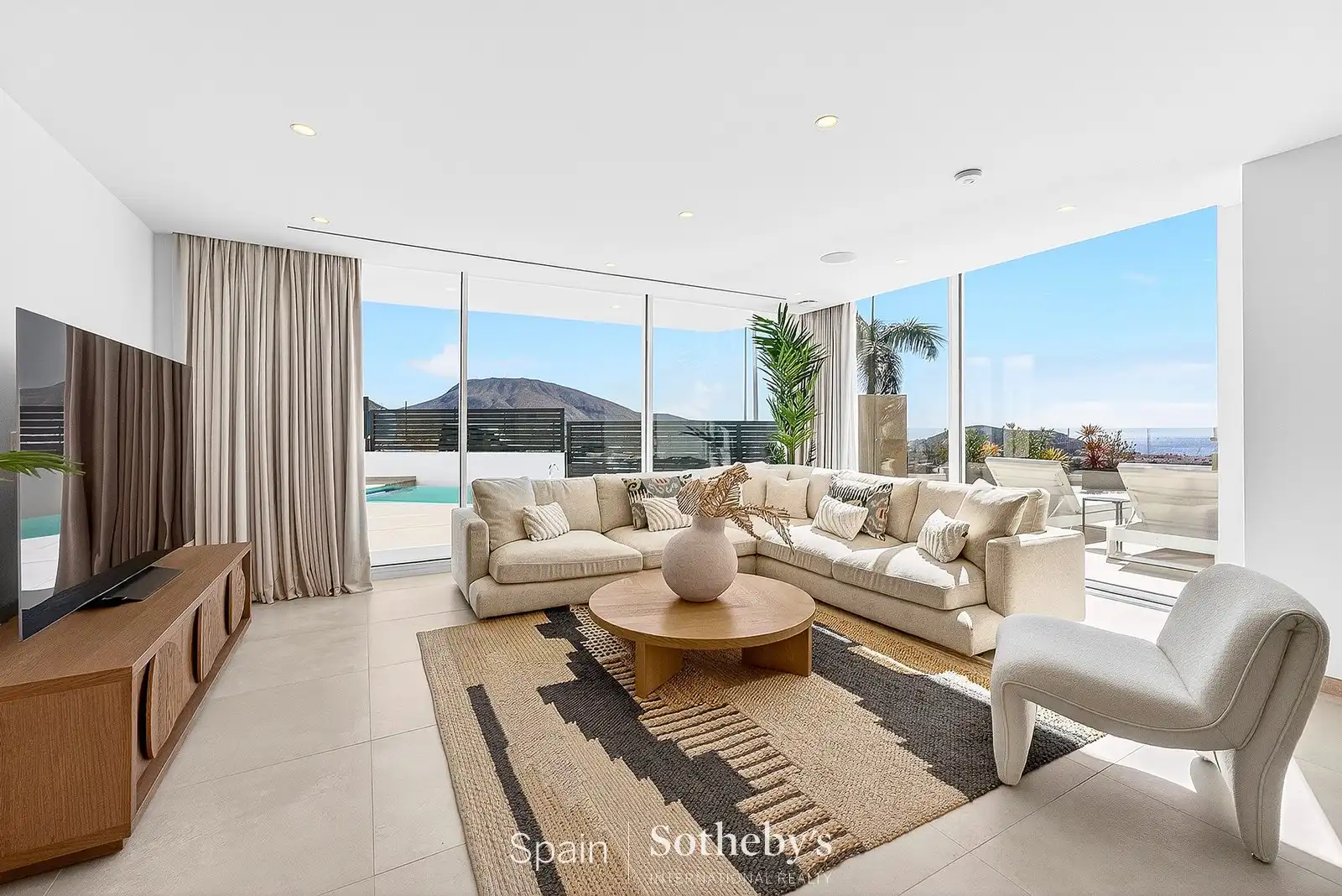 Living room of Houses for sale in Adeje  with Air Conditioner, Heating and Terrace