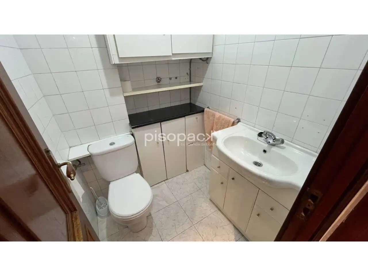 Bathroom of Flat for sale in  Pamplona / Iruña  with Heating, Parquet flooring and Alarm