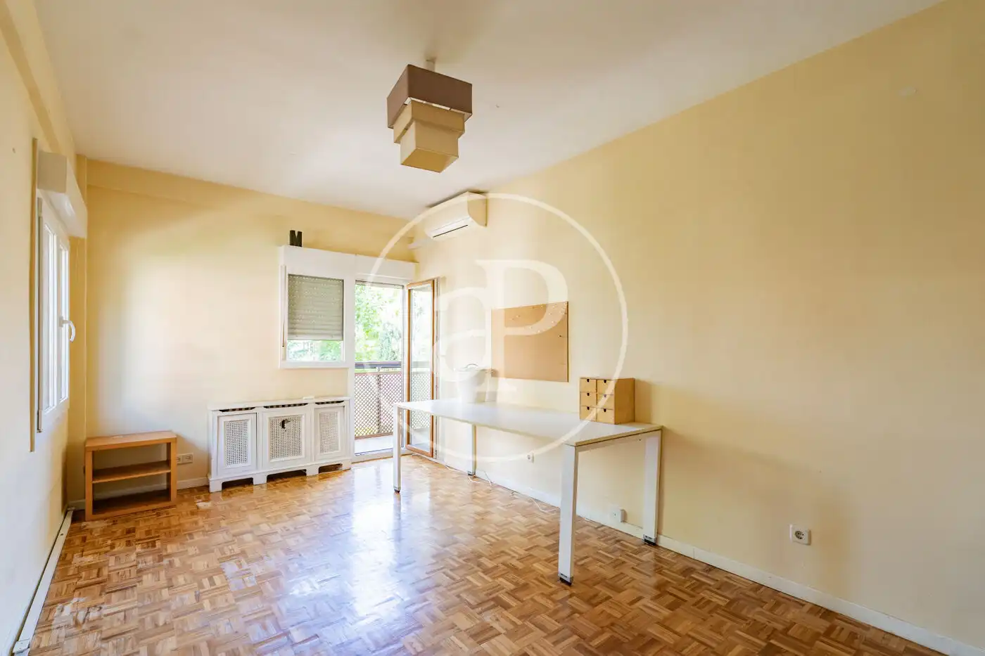 Vista exterior de Piso de alquiler en Madrid con Aire acondicionado, Calefacción y Jardín privado