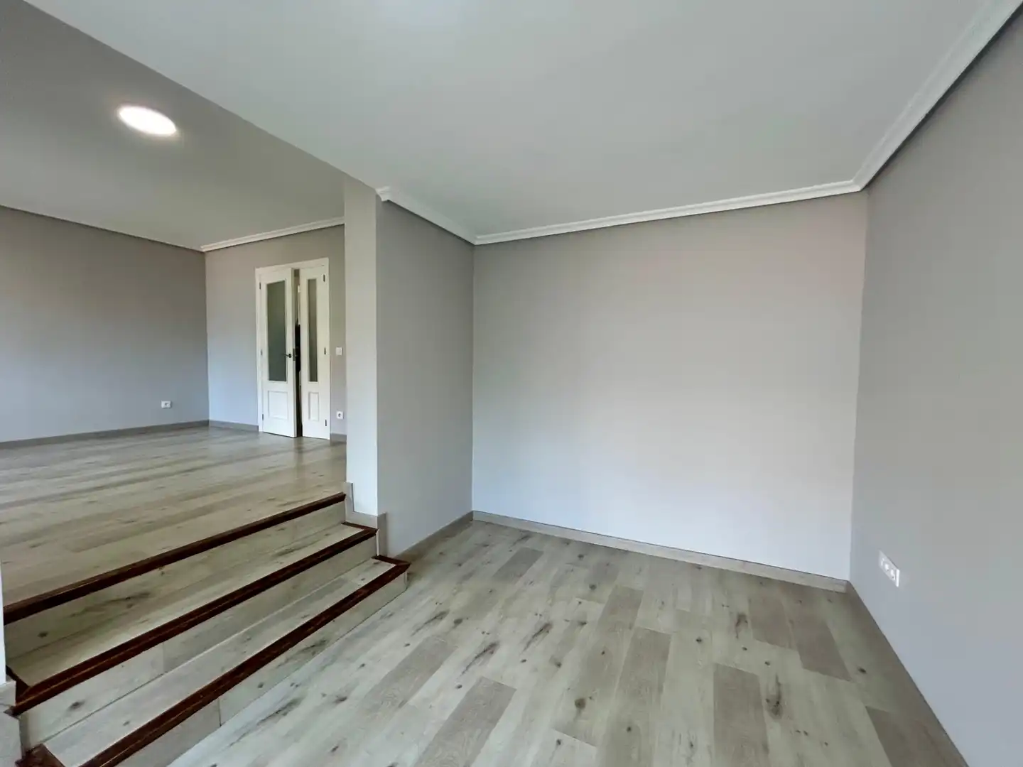 Casa adosada en venda en La Lastrilla  amb Calefacció, Jardí privat i Parquet