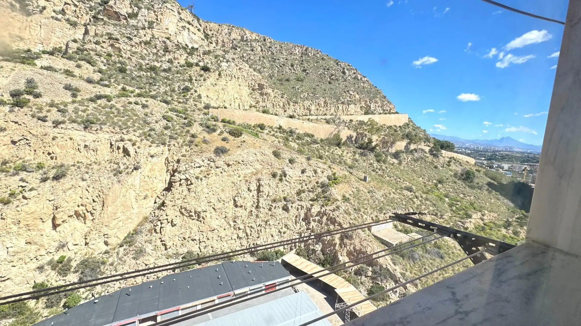 Vista exterior de Pis en venda en Alicante / Alacant amb Calefacció, Moblat i Jacuzzi