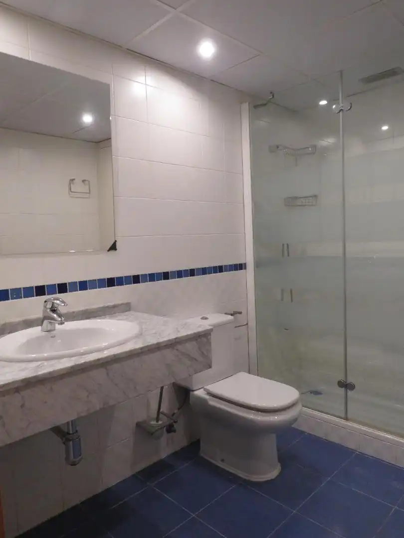 Baño de Casa adosada de alquiler en Zaragoza con Terraza, Trastero y Piscina