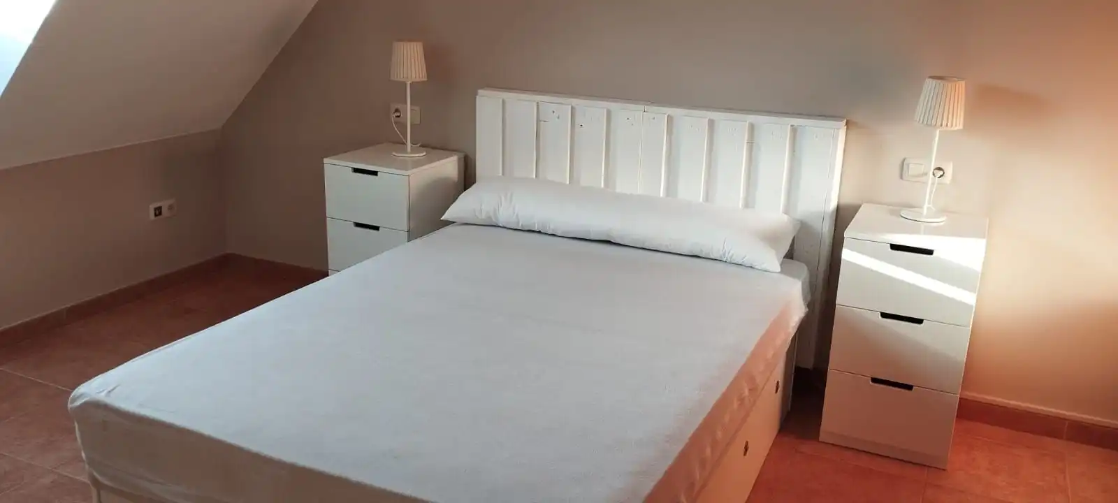 Schlafzimmer von Wohnung zur Miete in Culleredo mit Heizung