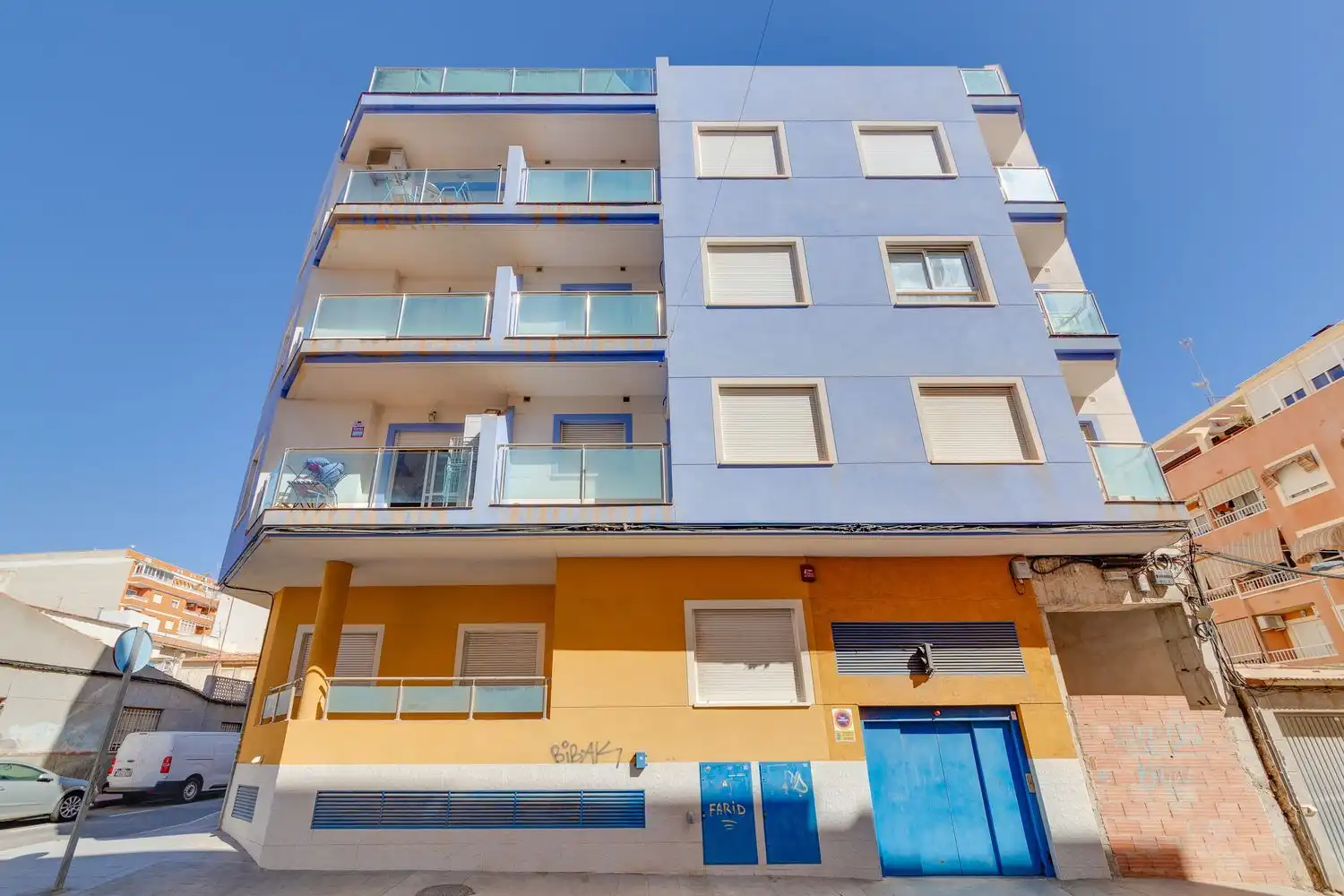 Vista exterior de Ático en venta en Torrevieja con Aire acondicionado y Terraza