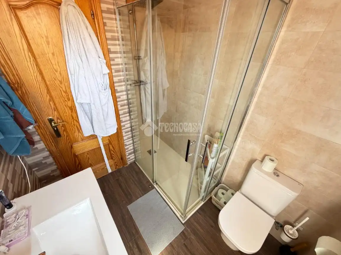 Baño de Casa adosada en venta en Collado Mediano con Calefacción y Jardín privado