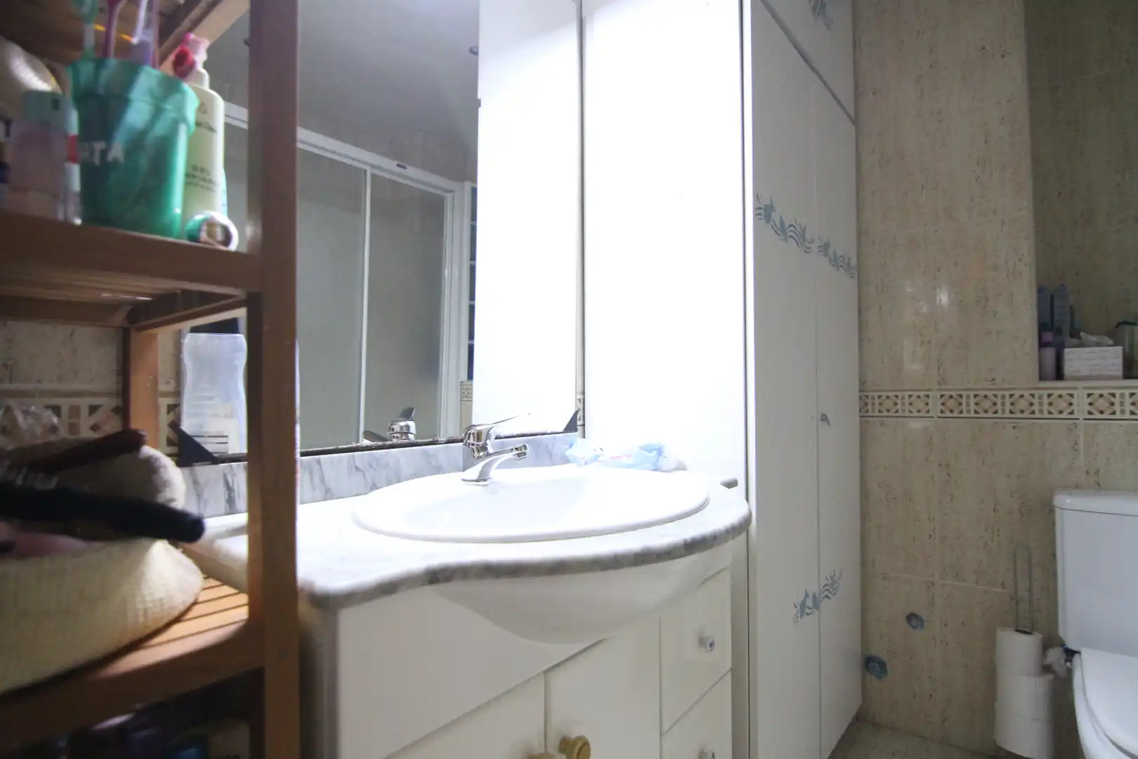 Badezimmer von Wohnung zum Verkauf in Olesa de Montserrat mit Klimaanlage, Heizung und Ofen