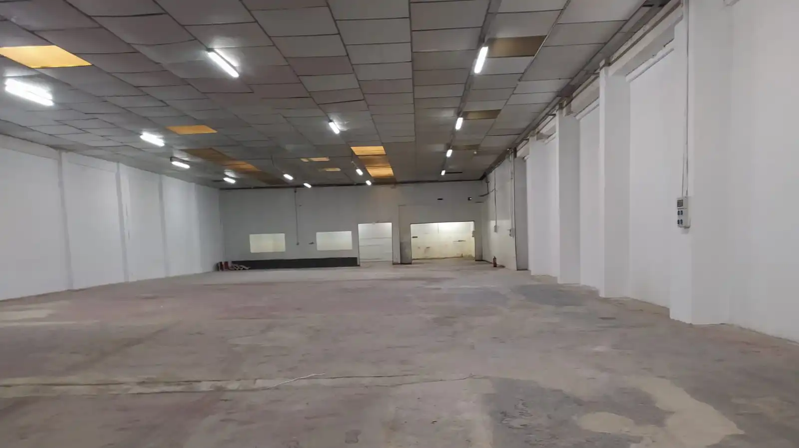 Nau industrial de lloguer en Xirivella amb Alarma