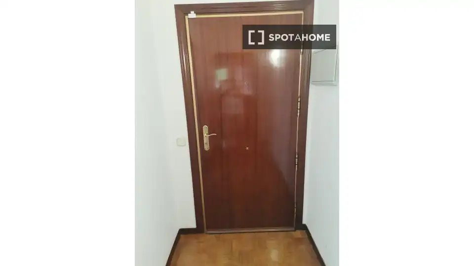 Schlafzimmer von Wohnung zur Miete in Madrid mit Klimaanlage, Heizung und Möbliert
