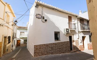 Vista exterior de Casa o xalet en venda en Yátova amb Calefacció, Terrassa i Balcó