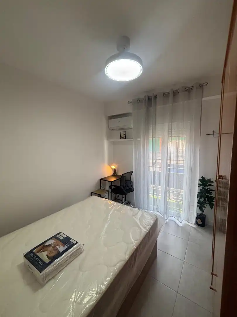 Habitació a Calle Maestro Priego López, 17, Ciudad Jardín - Zoco