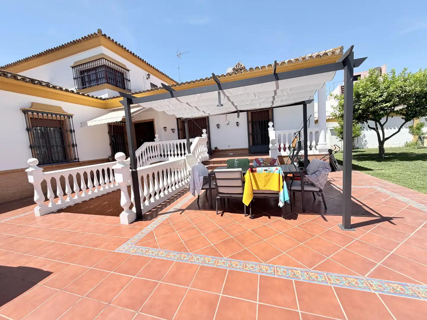 Terrassa de Casa o xalet en venda en Bormujos amb Aire condicionat, Jardí privat i Terrassa