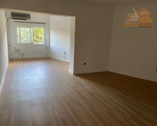 Sala d'estar de Oficina de lloguer en  Murcia Capital amb Aire condicionat