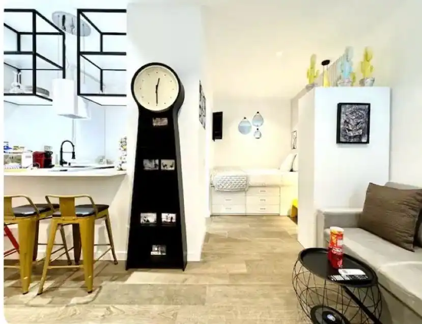 Schlafzimmer von Wohnung zur Miete in Madrid mit Klimaanlage, Heizung und Möbliert