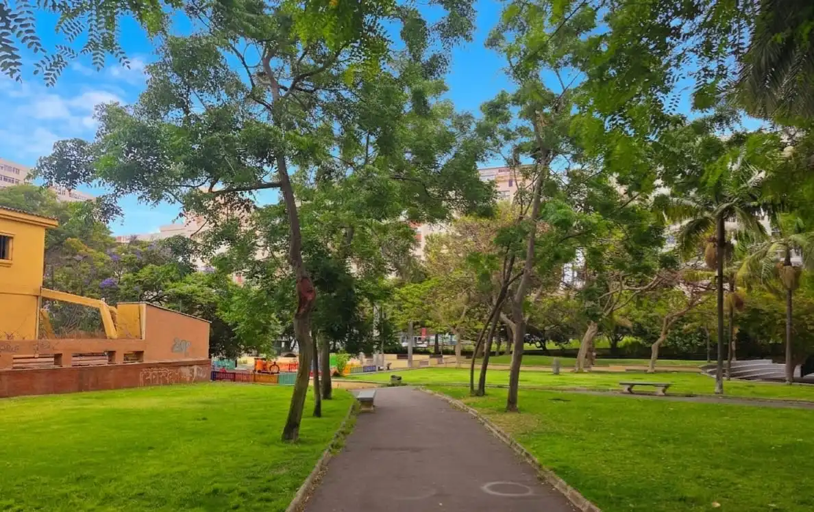 Vista exterior de Pis en venda en Las Palmas de Gran Canaria amb Balcó