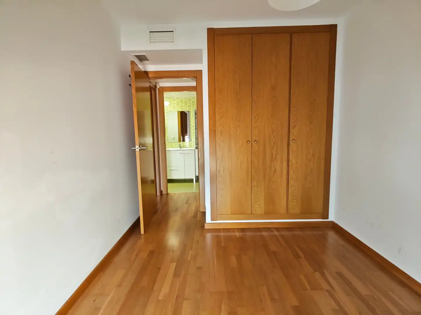 Habitación de Piso de alquiler en Valencia con Aire acondicionado, Calefacción y Jardín privado