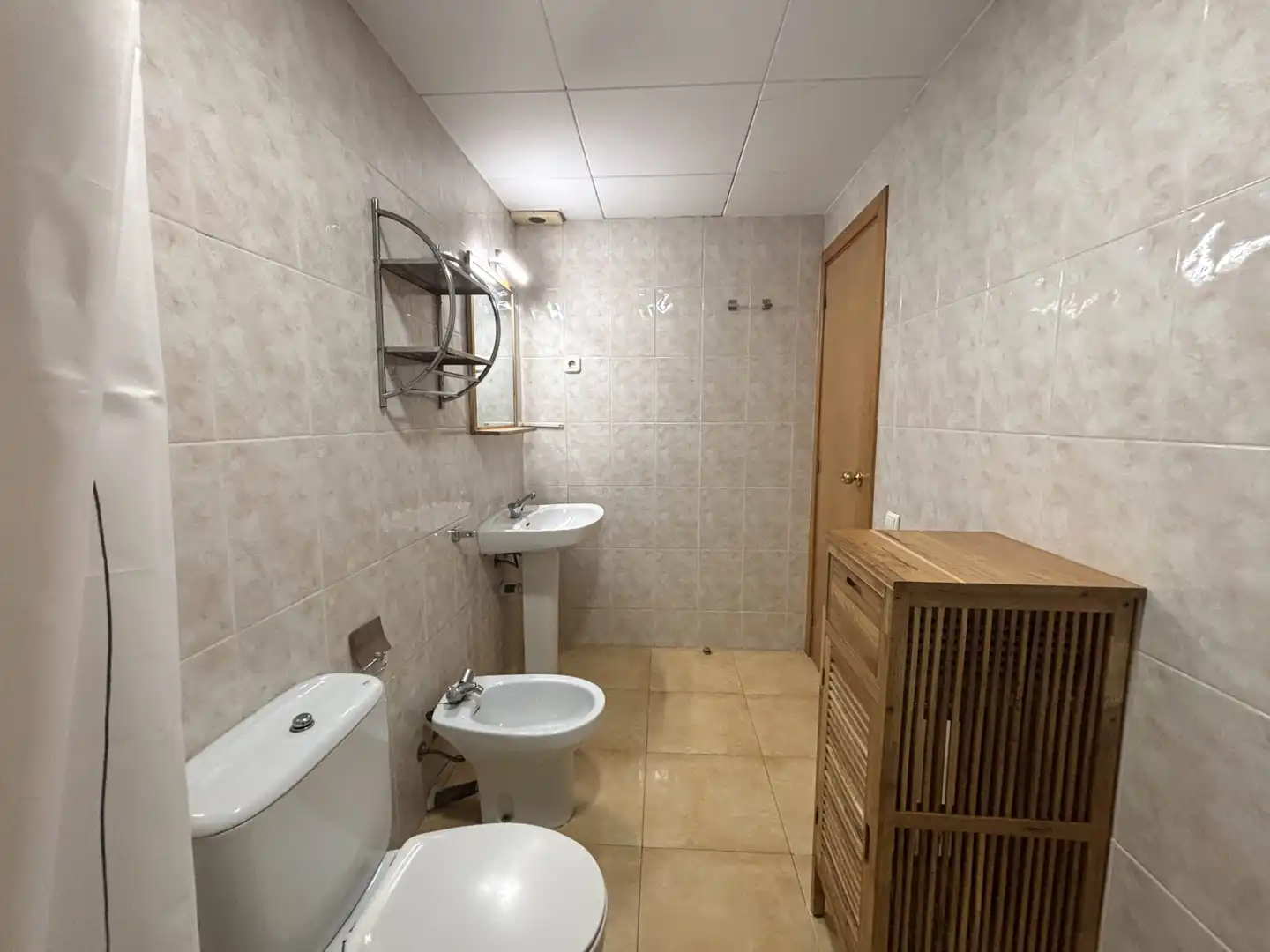 Bathroom of Ground floor for sale in Girona  with Air Conditioner, Heating and Parquet flooring